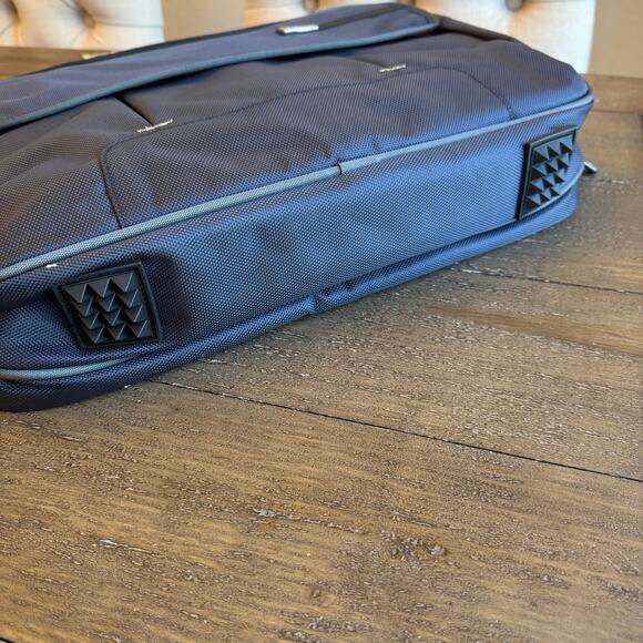 CALPAK NWT Magno Armor Laptop Bag Briefcase Padded Pockets Adjustable Strap - Picture 2 of 13